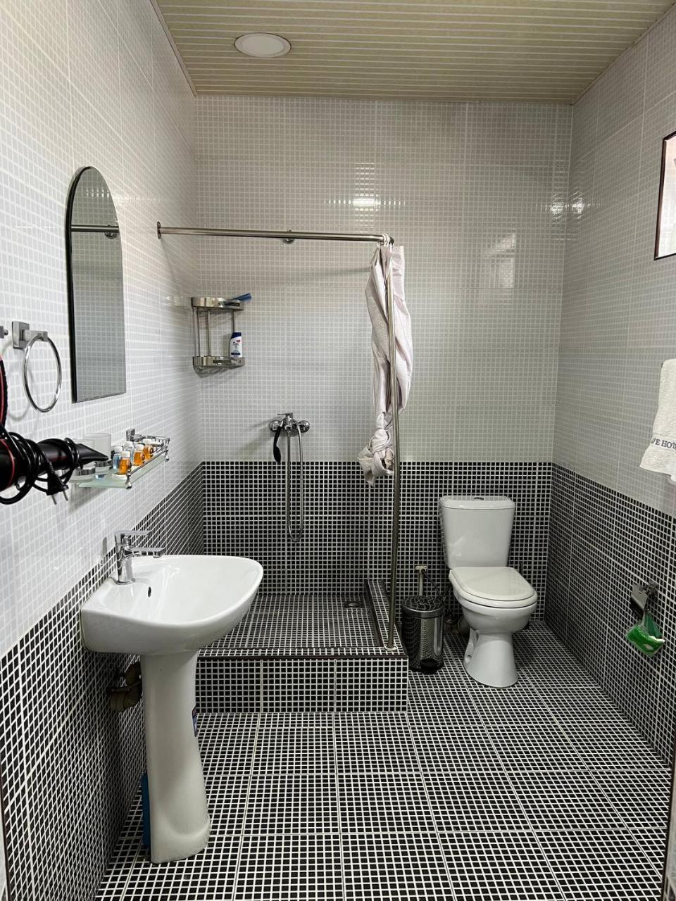 Hotel Life Aktepa-Chigatay Zewnętrze zdjęcie